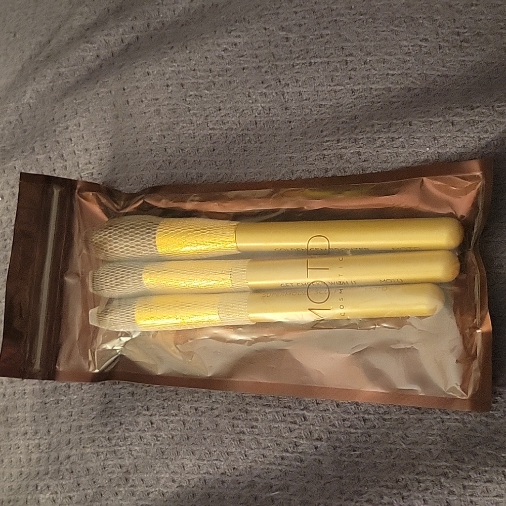 NEW 3-pc MOTD Gold Goddess Face Brush Set. NWT